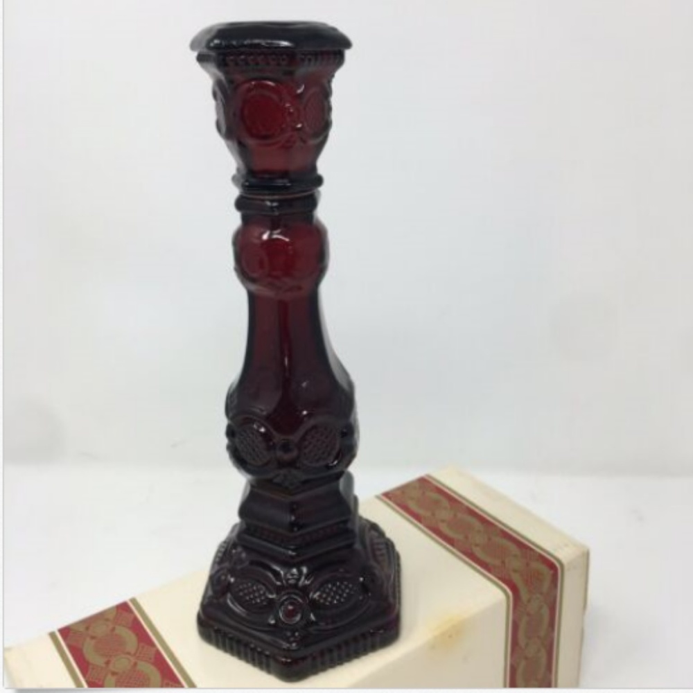 Vtg Avon CAPE COD 1876 Red Sandwich Glass candle - Picture 6 of 6